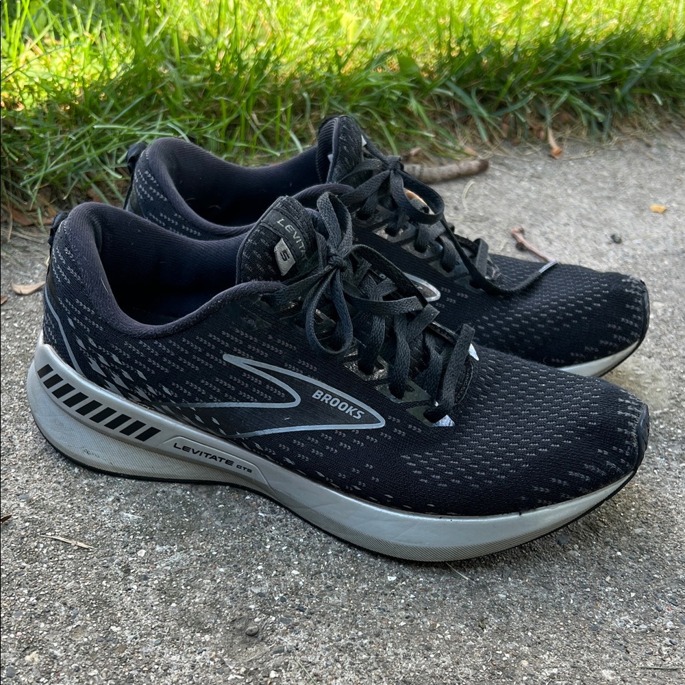 Men’s 8.5 Brooks Levitate gt5 shoes